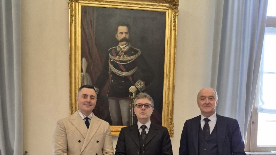 Novara, terminato il restauro dei dipinti di Re Umberto I e Vittorio Emanuele II